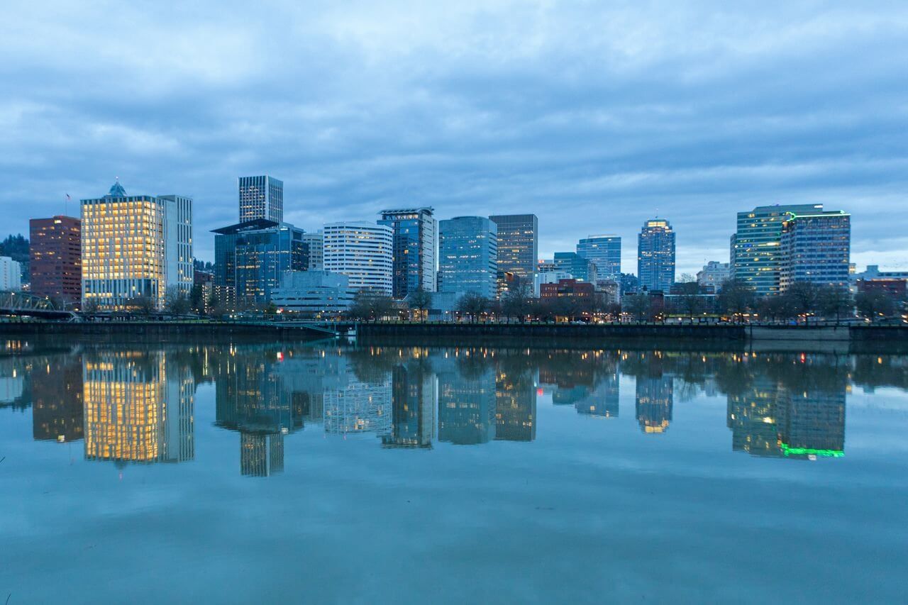 Image of Portland, Oregon from the river